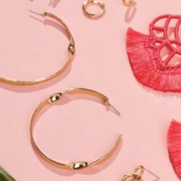 stella & dot ~ delicate twist earring ~ gold - Picture 3 of 7